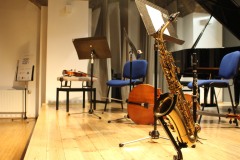 tenor saxofon, violoncello, klavír, housle